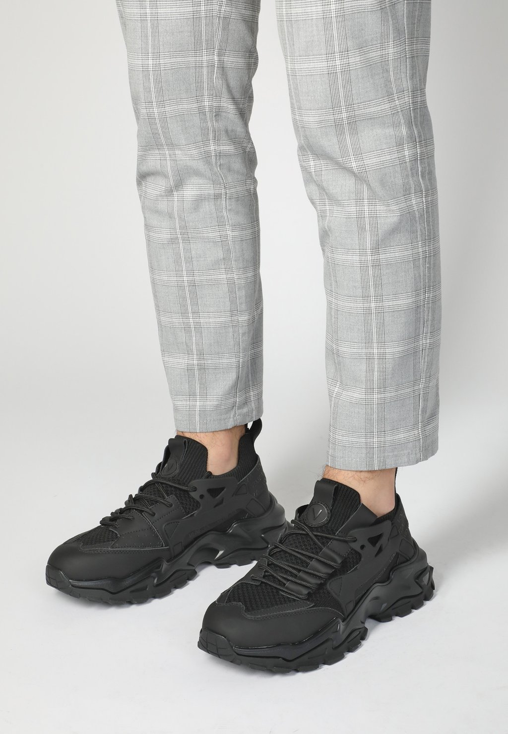 Кроссовки VENEZIA, черный
Кроссовки VENEZIA, черный