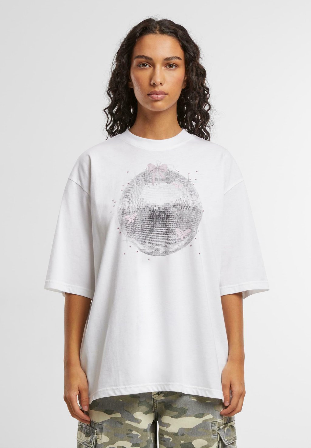 Футболка с принтом DISCO FELICIOUS, белый
Футболка с принтом DISCO FELICIOUS, белый