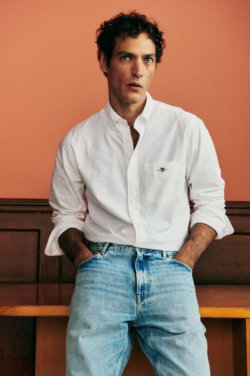 Приталенная рубашка из поплина прямого кроя Gant, белый
Приталенная рубашка из поплина прямого кроя Gant, белый