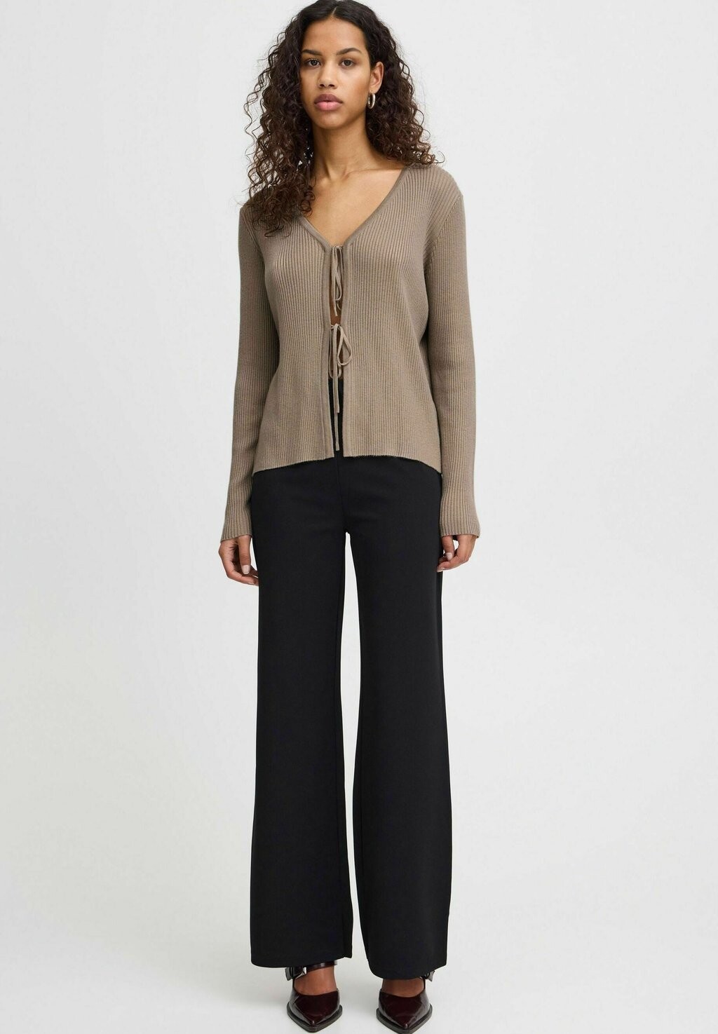 Кардиган KALESSI ICHI, коричневый
Кардиган KALESSI ICHI, коричневый