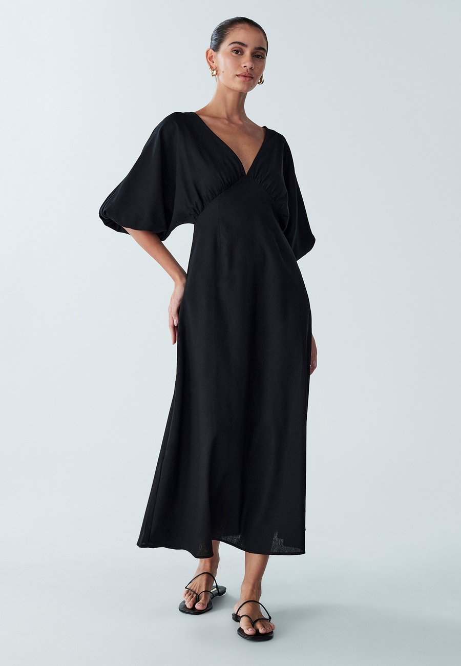 Платье ST MRLO PALM MIDI , Black
Платье ST MRLO PALM MIDI , Black