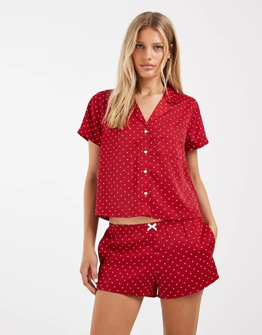 Коричневые пижамные шорты с рюшами Hollister
Коричневые пижамные шорты с рюшами Hollister