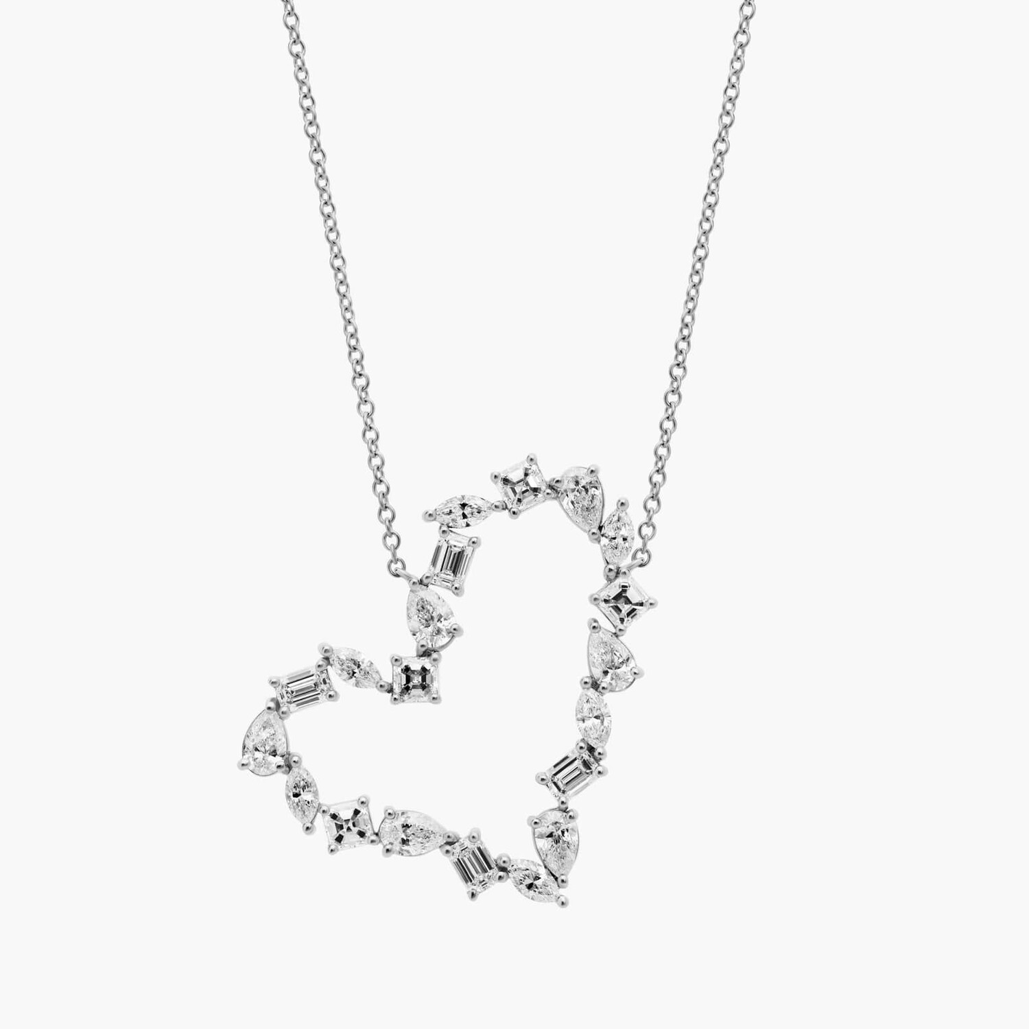 Ожерелье в форме сердца с бриллиантами фантазийной формы из белого золота 14 карат (1 5/8 карата). Blue Nile
Ожерелье в форме сердца с бриллиантами фантазийной формы из белого золота 14 карат (1 5/8 карата). Blue Nile