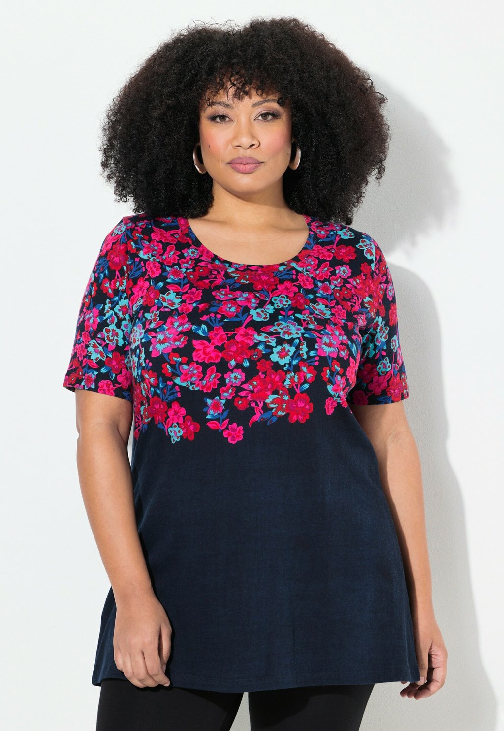 Футболка с принтом FLORAL Ulla Popken, темно-синий
Футболка с принтом FLORAL Ulla Popken, темно-синий