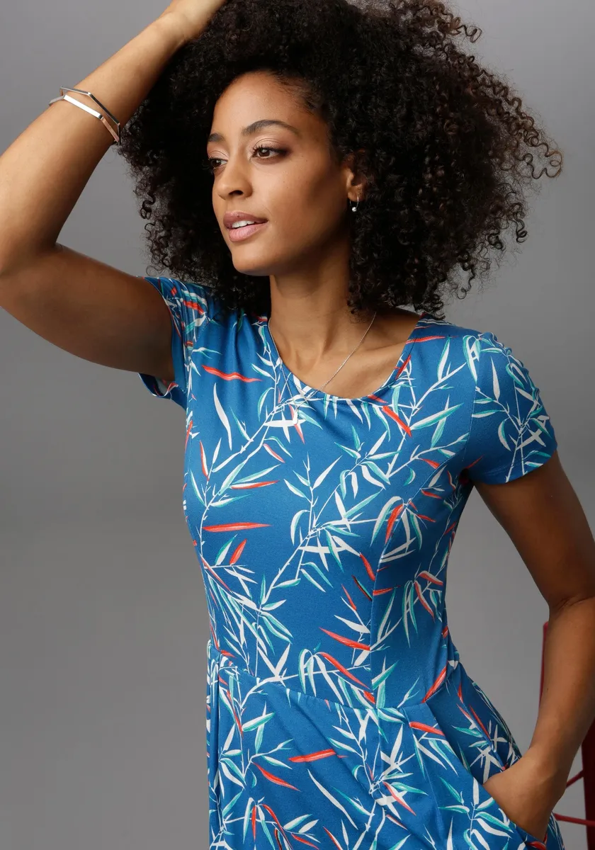 Летнее платье Aniston SELECTED с 2 боковыми карманами, цвет Blau-Bunt-Bedruckt
Летнее платье Aniston SELECTED с 2 боковыми карманами, цвет Blau-Bunt-Bedruckt