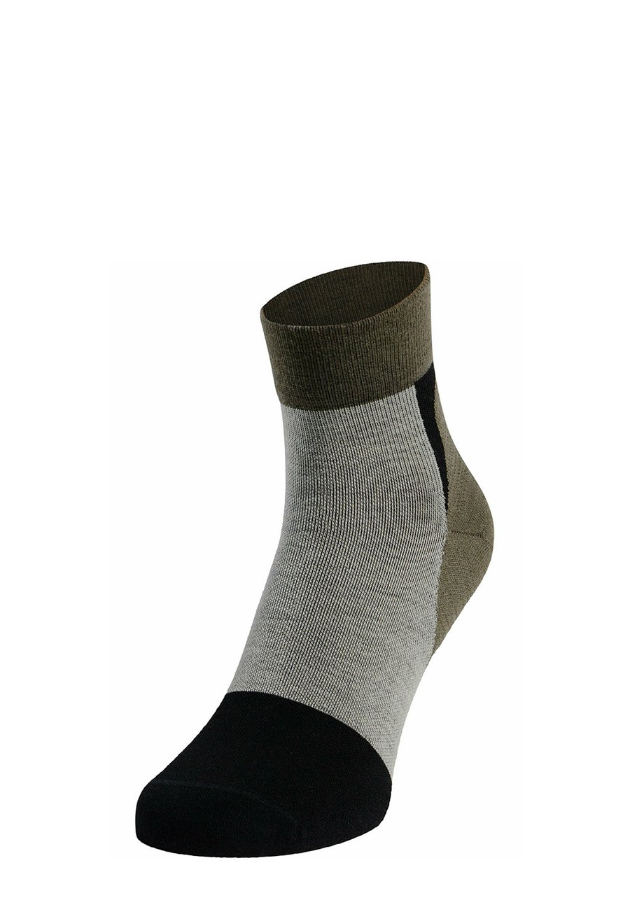 Носки ODLO Sports socks, Black Agate Gray/Metallic Black
Носки ODLO Sports socks, Black Agate Gray/Metallic Black
