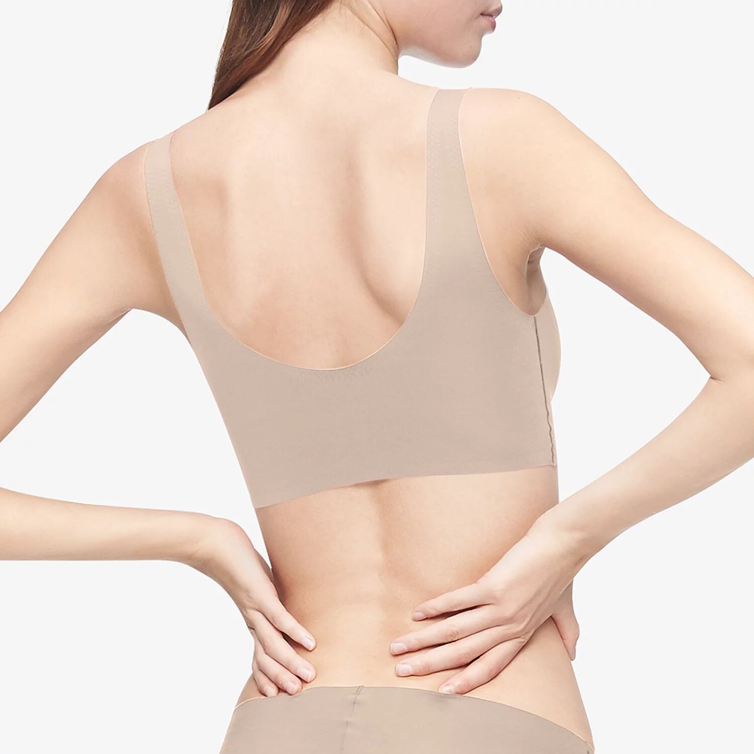 Calvin Klein Invisibles Comfort Push Up бралетт с глубоким вырезом QF5785 Calvin Klein, черный
Calvin Klein Invisibles Comfort Push Up бралетт с глубоким вырезом QF5785 Calvin Klein, черный