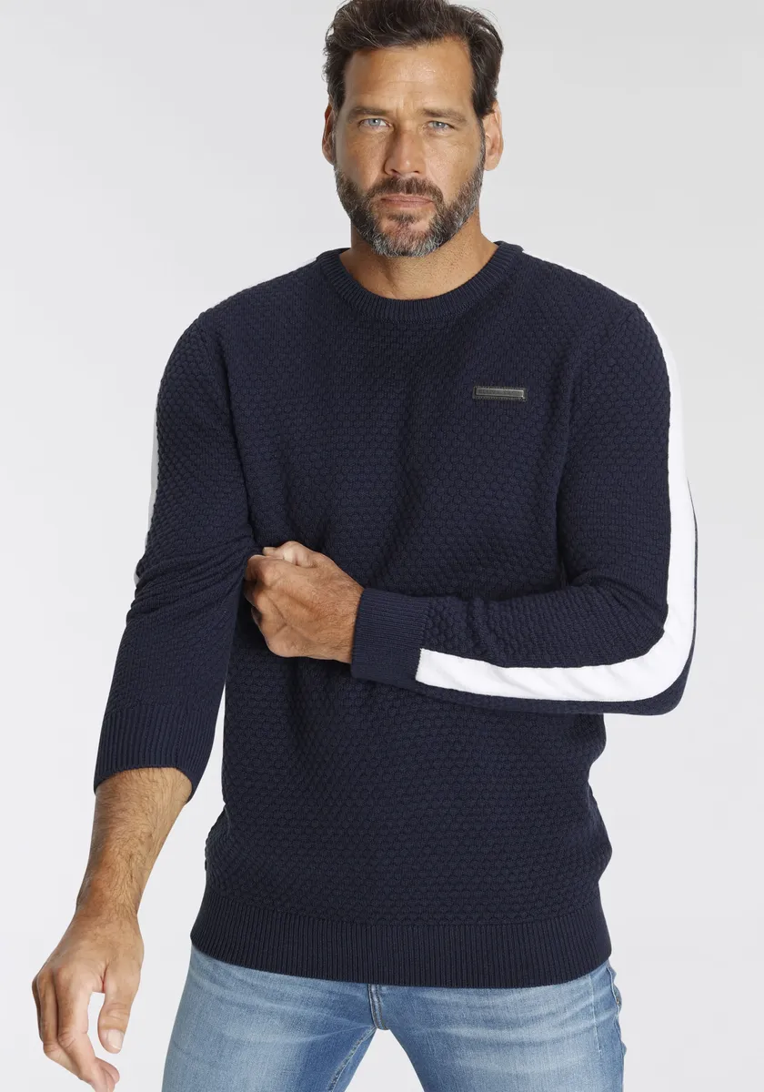 Свитер H.I.S с круглым вырезом и контрастными полосками на рукавах, цвет морской волны
Свитер H.I.S с круглым вырезом и контрастными полосками на рукавах, цвет морской волны