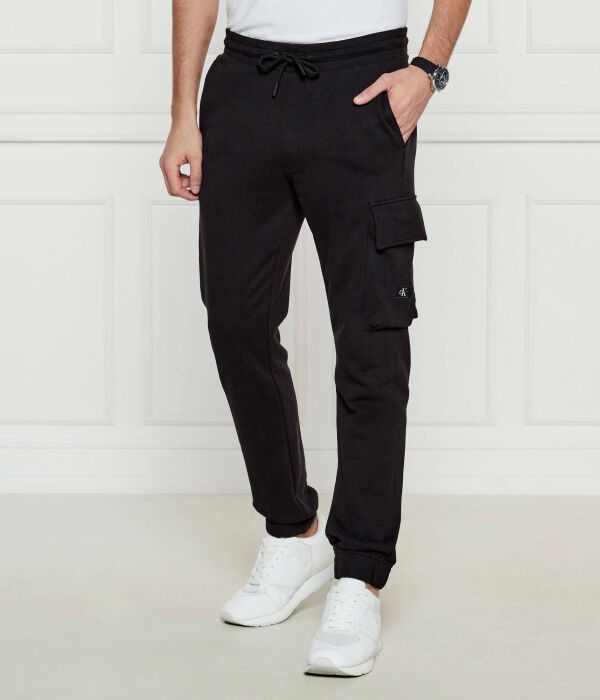 Брюки-Карго Regular fit Calvin Klein Jeans, черный
Брюки-Карго Regular fit Calvin Klein Jeans, черный