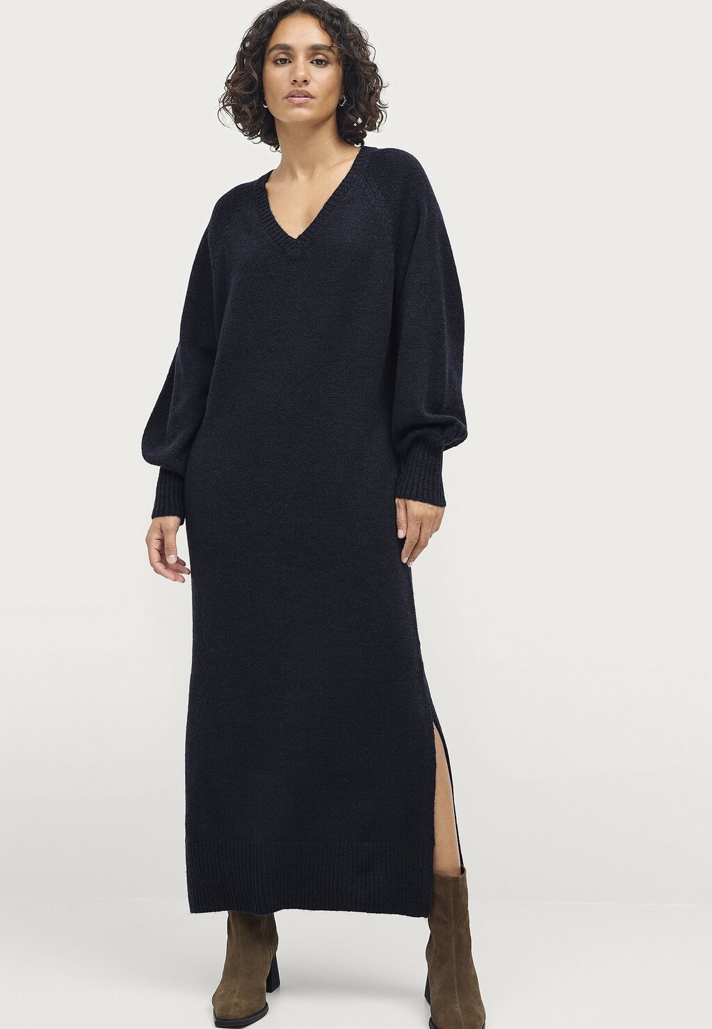 Платье макси MAGDALENA Ellos Collection, бежевый
Платье макси MAGDALENA Ellos Collection, бежевый