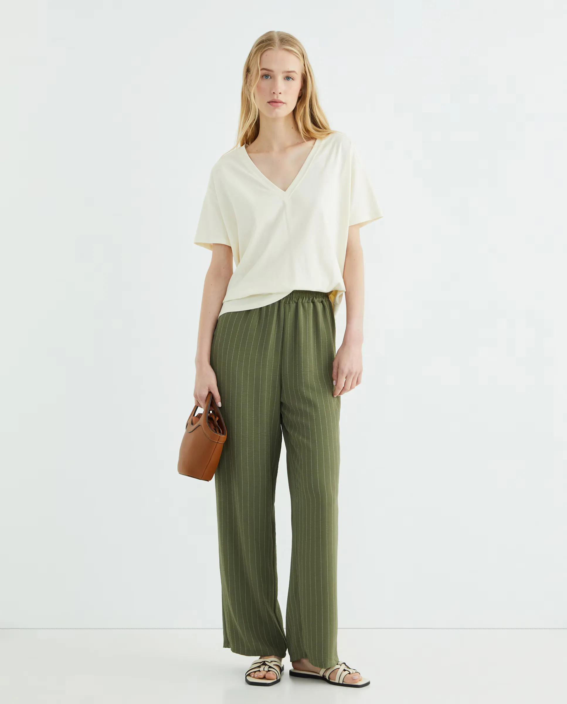 Женские брюки в полоску на резинке Zermatt, цвет Kaki
Женские брюки в полоску на резинке Zermatt, цвет Kaki