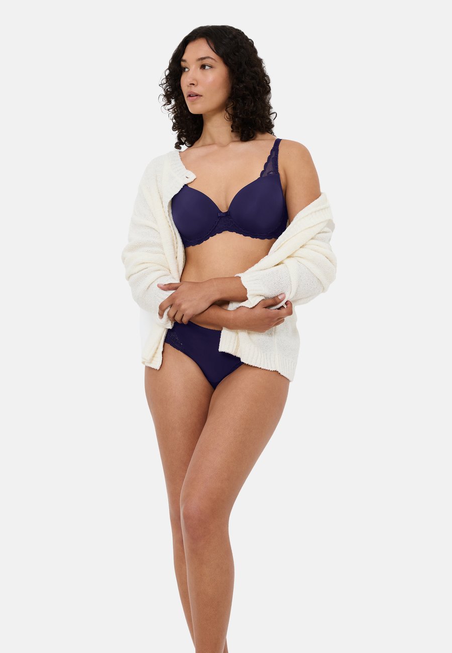 Бюстгальтер Triumph 2-PACK AMOURETTE SPOTLIGHT, Prussian Blue/Dark Blue
Бюстгальтер Triumph 2-PACK AMOURETTE SPOTLIGHT, Prussian Blue/Dark Blue