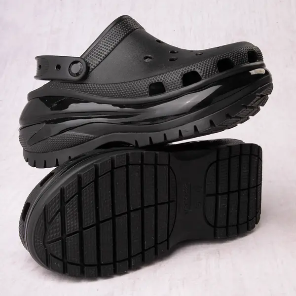 Сабо Crocs Classic Mega Crush, черный
Сабо Crocs Classic Mega Crush, черный