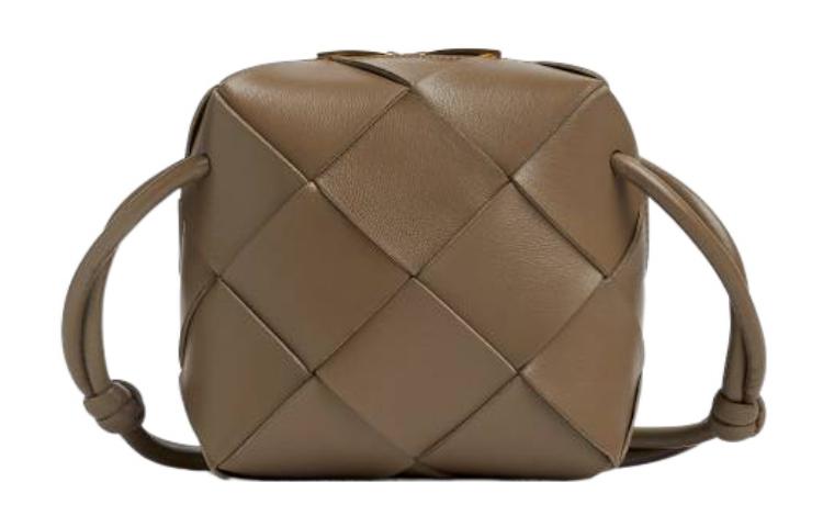 Bottega Veneta Сумка через плечо мини женская коричневая
Bottega Veneta Сумка через плечо мини женская коричневая