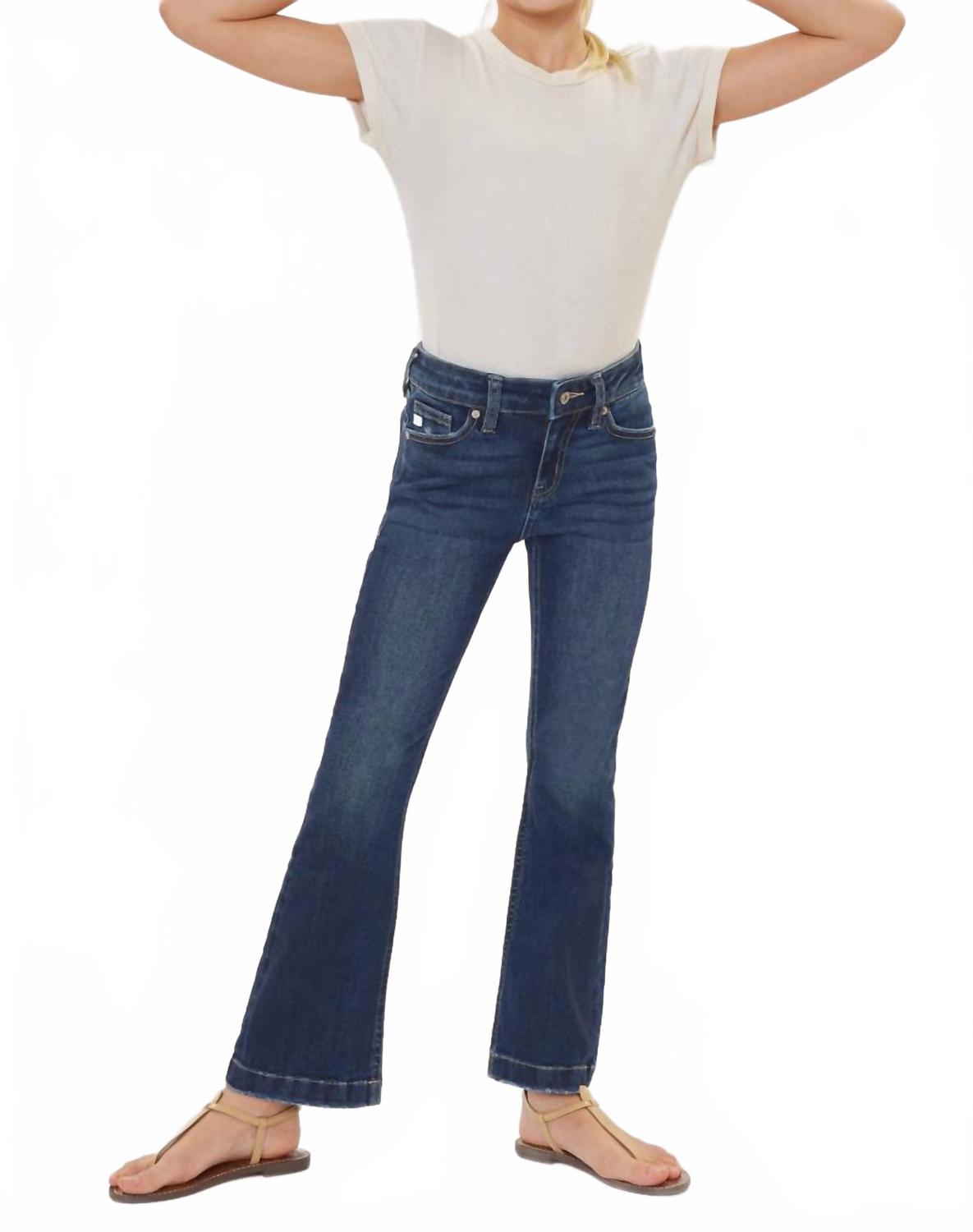 Aster джинсы с завышенной талией и расклешенными штанинами в темной стирке KanCan, Dark Wash
Aster джинсы с завышенной талией и расклешенными штанинами в темной стирке KanCan, Dark Wash