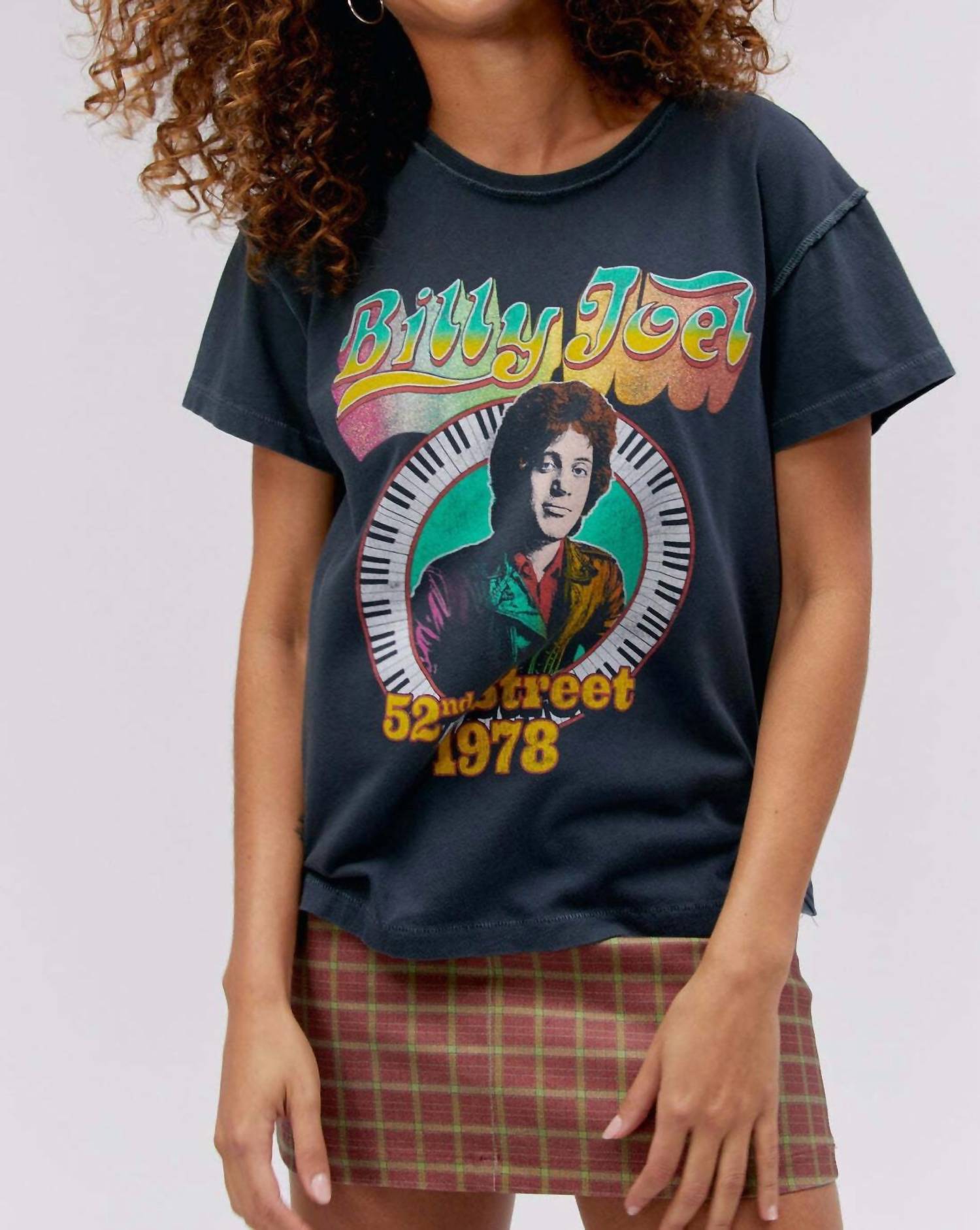 Футболка Billy Joel 1978 Reverse Tour в винтажном черном цвете DAYDREAMER
Футболка Billy Joel 1978 Reverse Tour в винтажном черном цвете DAYDREAMER