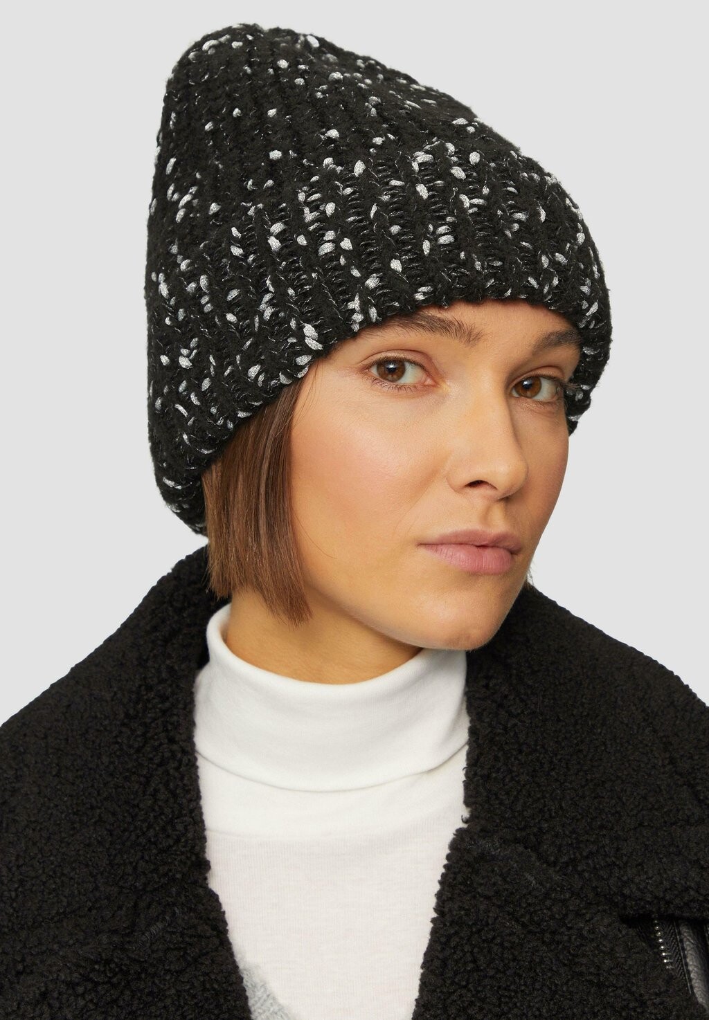 Шапка MELANGE-OPTIK s.Oliver, черный
Шапка MELANGE-OPTIK s.Oliver, черный