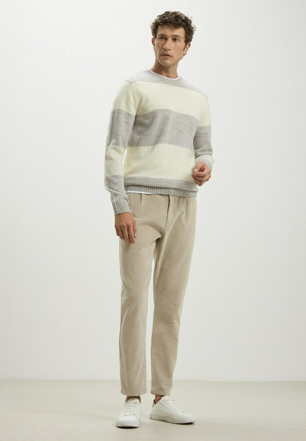 Свитер GIROCOLLO A RIGHE Calliope, пятнистый серый 
Свитер GIROCOLLO A RIGHE Calliope, пятнистый серый