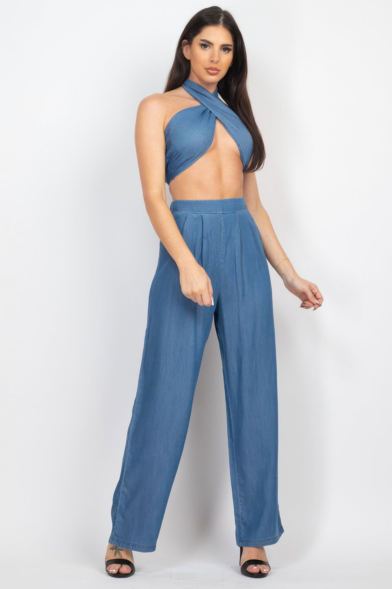 Комплект из топа-бандо на завязках и широких брюк TRUEDAMES, medium denim
Комплект из топа-бандо на завязках и широких брюк TRUEDAMES, medium denim