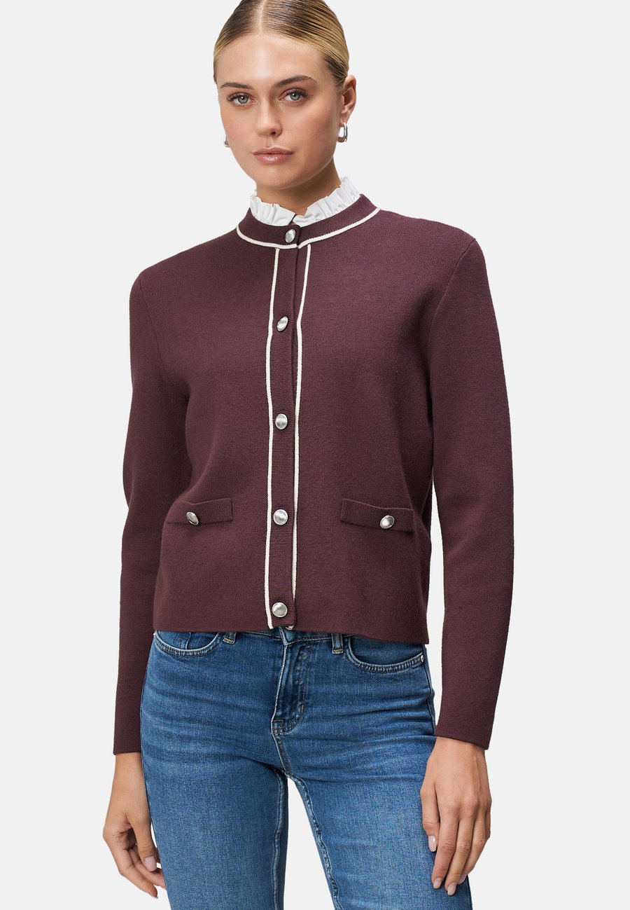 Кардиган zero Cardigan, Patch Dark Red Cream/Bordeaux
Кардиган zero Cardigan, Patch Dark Red Cream/Bordeaux