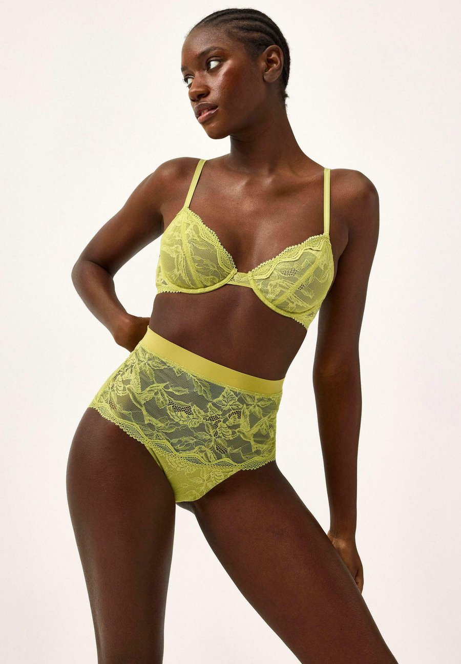 Бюстгальтер Closely THE BIRD, Dusty Green/Dark Green
Бюстгальтер Closely THE BIRD, Dusty Green/Dark Green