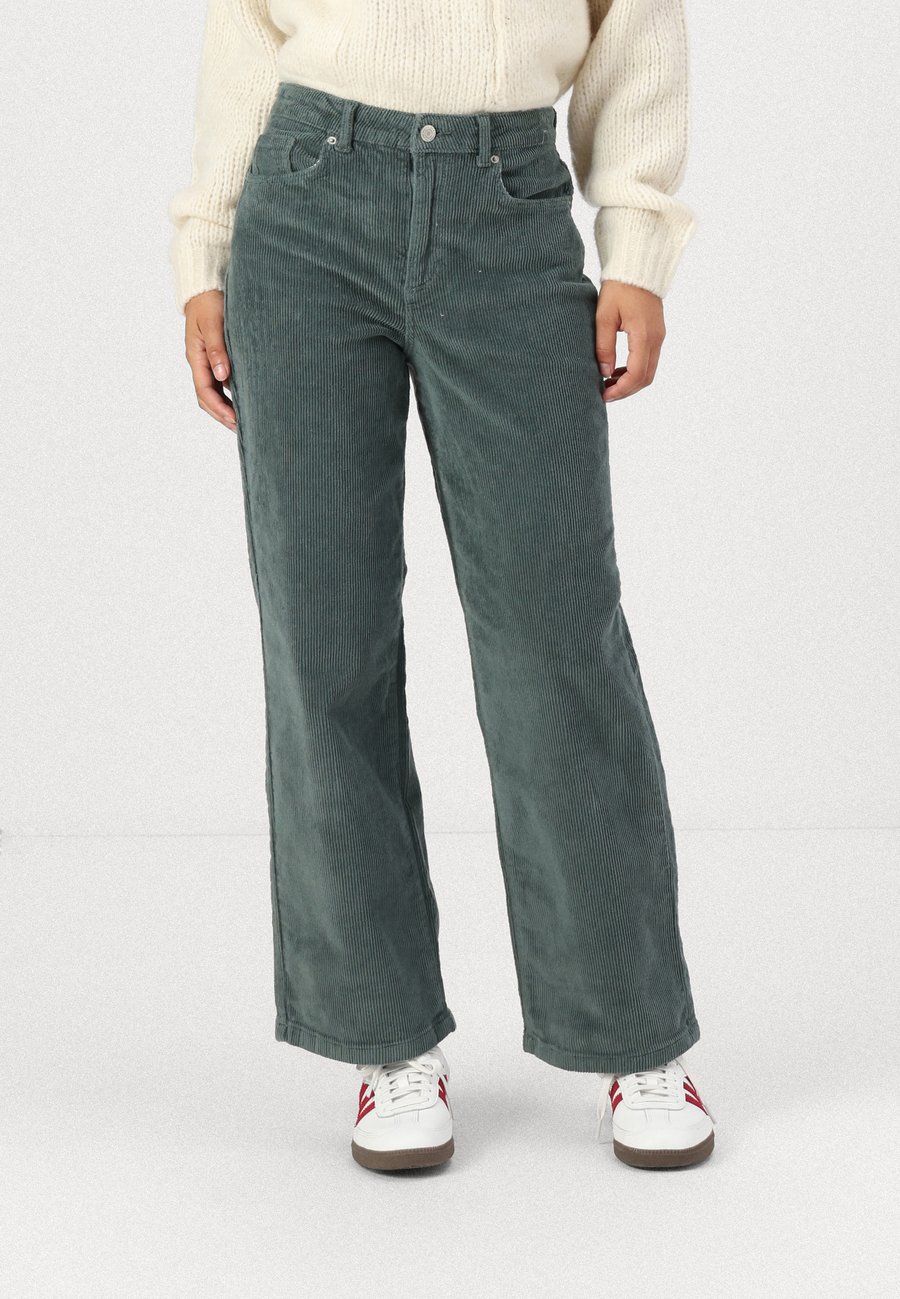 Брюки Vero Moda Petite VMTESSA PANTS, Balsam Green/Dark Green
Брюки Vero Moda Petite VMTESSA PANTS, Balsam Green/Dark Green