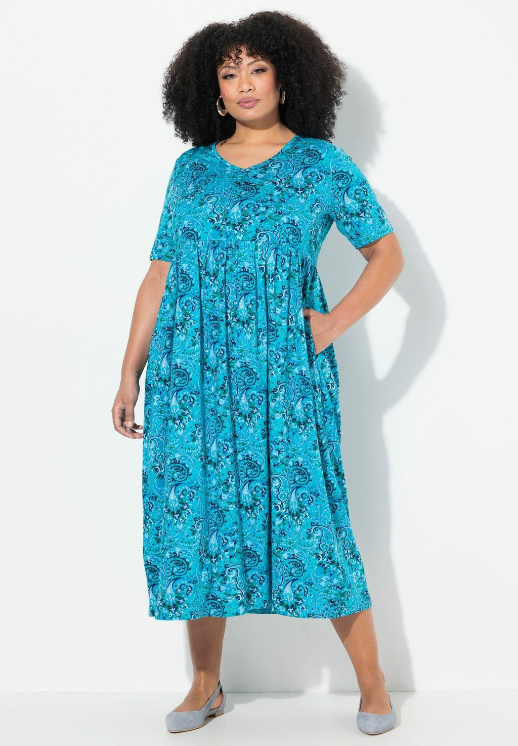 Платье из джерси PAISLEY PRINT EMPIRE A-LINE POCKET Ulla Popken, синий
Платье из джерси PAISLEY PRINT EMPIRE A-LINE POCKET Ulla Popken, синий