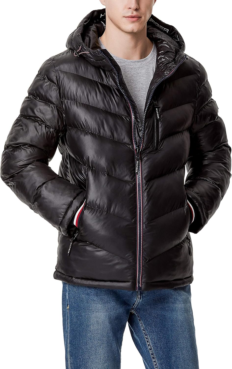 Мужская стеганая куртка Tommy Hilfiger средней толщины с капюшоном и шевронным узором, Black
Мужская стеганая куртка Tommy Hilfiger средней толщины с капюшоном и шевронным узором, Black