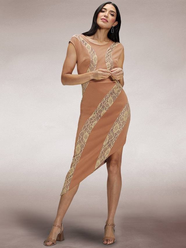 Кружевное асимметричное облегающее платье миди HotSquash, цвет Caramel
Кружевное асимметричное облегающее платье миди HotSquash, цвет Caramel