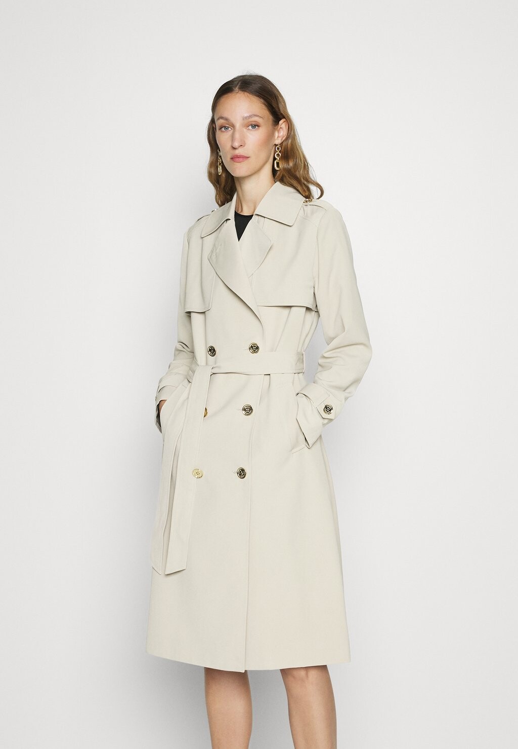 Тренч Drapy MICHAEL Michael Kors, цвет dune
Тренч Drapy MICHAEL Michael Kors, цвет dune