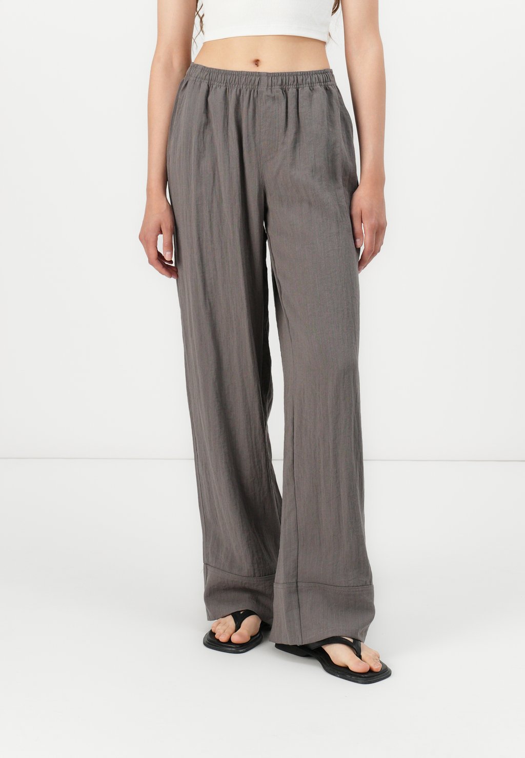 Брюки ONLTAMI LIFE PULL UP ONLY, цвет Pavement
Брюки ONLTAMI LIFE PULL UP ONLY, цвет Pavement