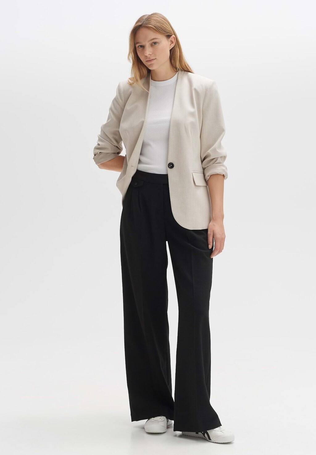 Блейзер JALMA Opus, бежевый
Блейзер JALMA Opus, бежевый