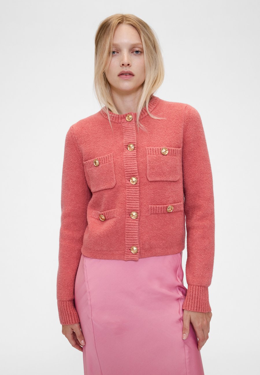 Кардиган GAP GAPSTUDIO CROP CARDIGAN, Elle Pink/Light Pink
Кардиган GAP GAPSTUDIO CROP CARDIGAN, Elle Pink/Light Pink