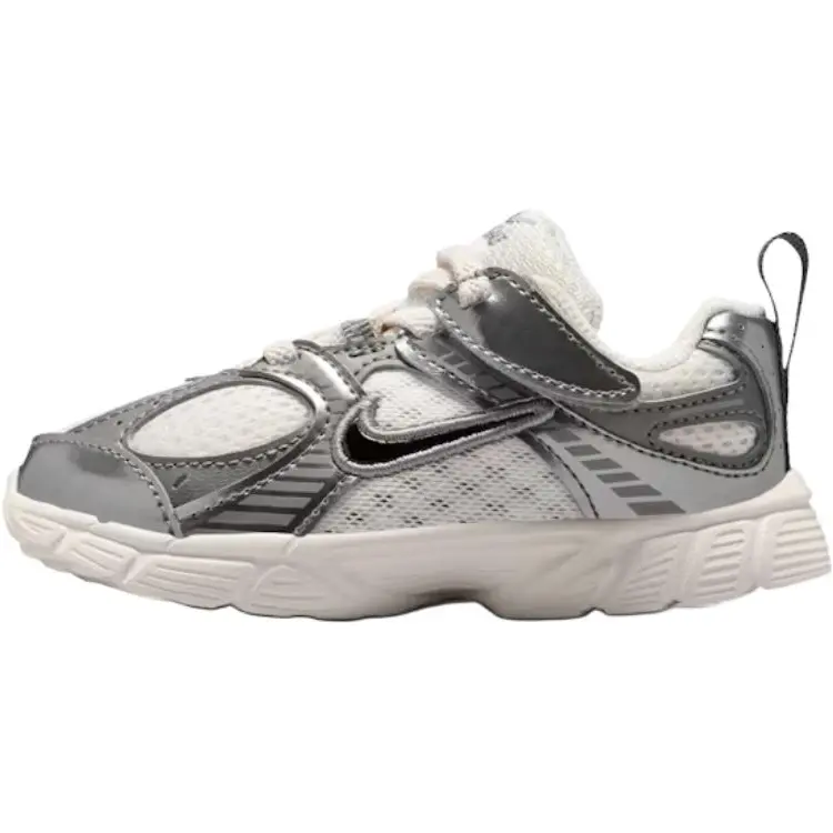 Nike V5 RNR Low top детские туфли для малышей бежевые серебристые
Nike V5 RNR Low top детские туфли для малышей бежевые серебристые