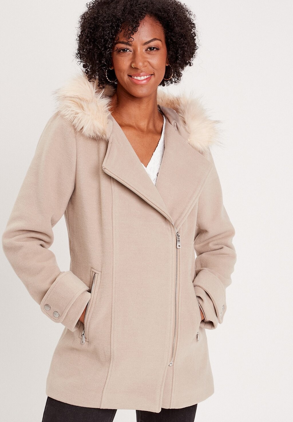 Короткое пальто GERADER MIT KAPUZE Cache Cache, бежевый
Короткое пальто GERADER MIT KAPUZE Cache Cache, бежевый