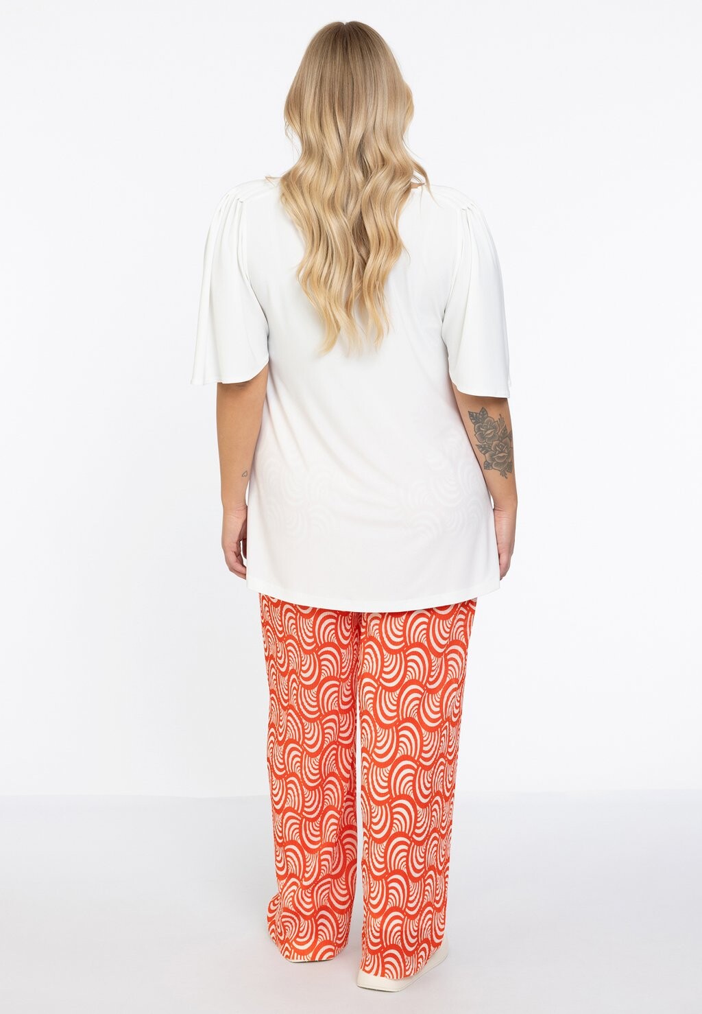 Брюки WITH AN ELASTIC WAISTBAND Yoek, красный
Брюки WITH AN ELASTIC WAISTBAND Yoek, красный