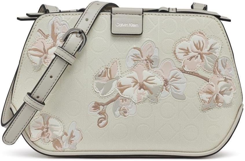 Сумка-кроссбоди Calvin Klein Audrey с тремя отделениями, Cream Floral Emboss
Сумка-кроссбоди Calvin Klein Audrey с тремя отделениями, Cream Floral Emboss