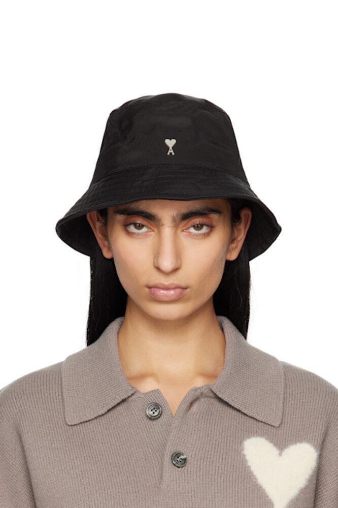 Черная шляпа-панама Ami de Coeur из твила с заклепками AMI Paris
Черная шляпа-панама Ami de Coeur из твила с заклепками AMI Paris