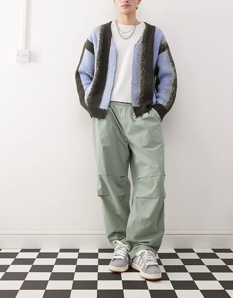 Свободные брюки Santa Cruz Flight цвета хаки
Свободные брюки Santa Cruz Flight цвета хаки