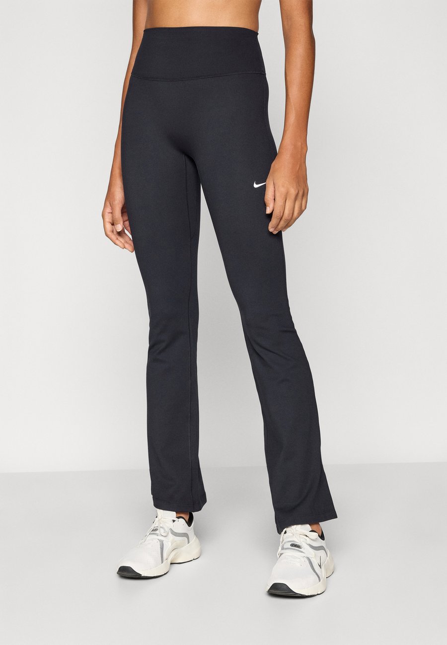 Леггинсы Nike Performance ONE , Black/White/Black
Леггинсы Nike Performance ONE , Black/White/Black