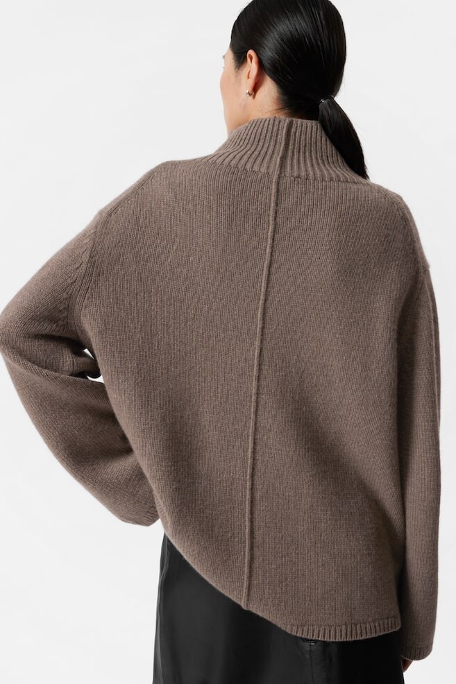 Водолазка из смеси кашемира & Other Stories, коричневый
Водолазка из смеси кашемира & Other Stories, коричневый