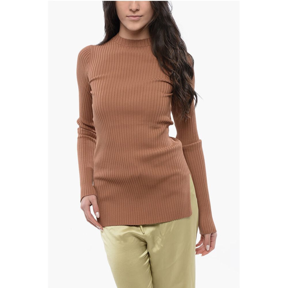 Свитер BARDIA в рубчик с разрезами по бокам Nanushka, Brown
Свитер BARDIA в рубчик с разрезами по бокам Nanushka, Brown