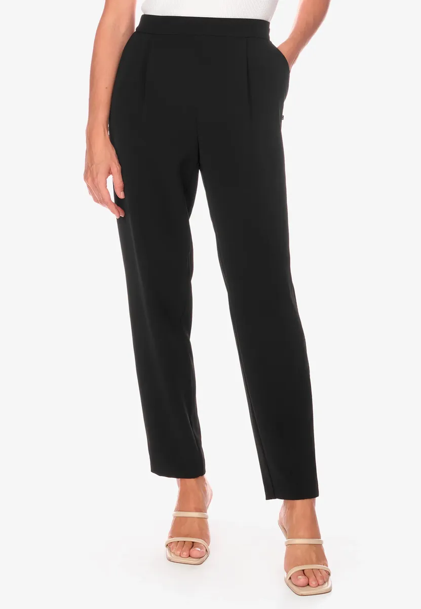 Брюки из ткани Le Temps Des Cerises "PLHOX", в деловом образе, черный
Брюки из ткани Le Temps Des Cerises "PLHOX", в деловом образе, черный