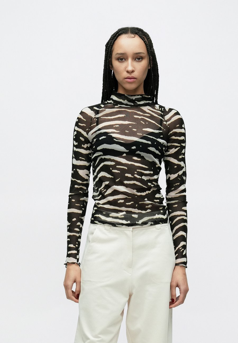 Топ Marc Cain Long sleeved top, Black
Топ Marc Cain Long sleeved top, Black