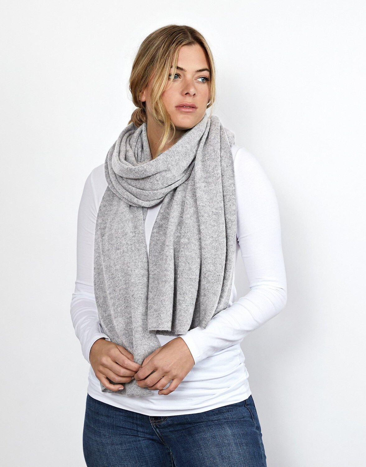 Кашемировый дорожный слинг Lola Cove, серый
Кашемировый дорожный слинг Lola Cove, серый