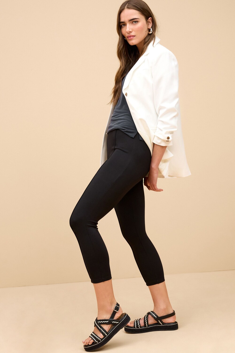 Эластичные леггинсы капри длиной три четверти с завышенной талией и декоративным швом Next, черный
Эластичные леггинсы капри длиной три четверти с завышенной талией и декоративным швом Next, черный