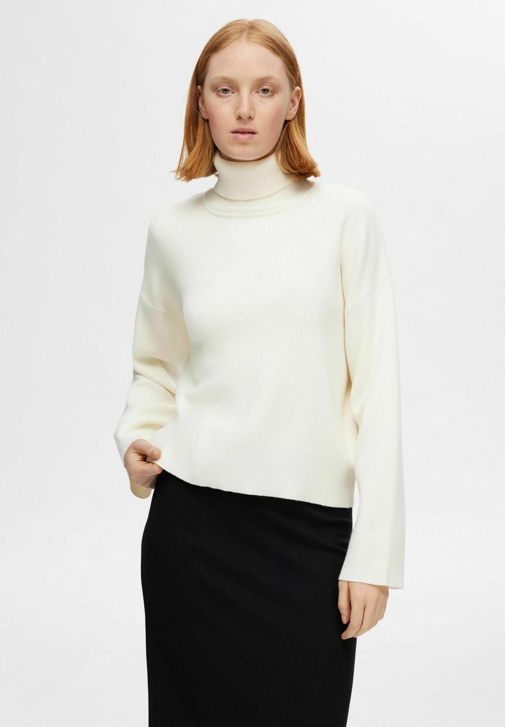 Джемпер SLFKAMMA ROLL NECK Selected Femme, белый
Джемпер SLFKAMMA ROLL NECK Selected Femme, белый