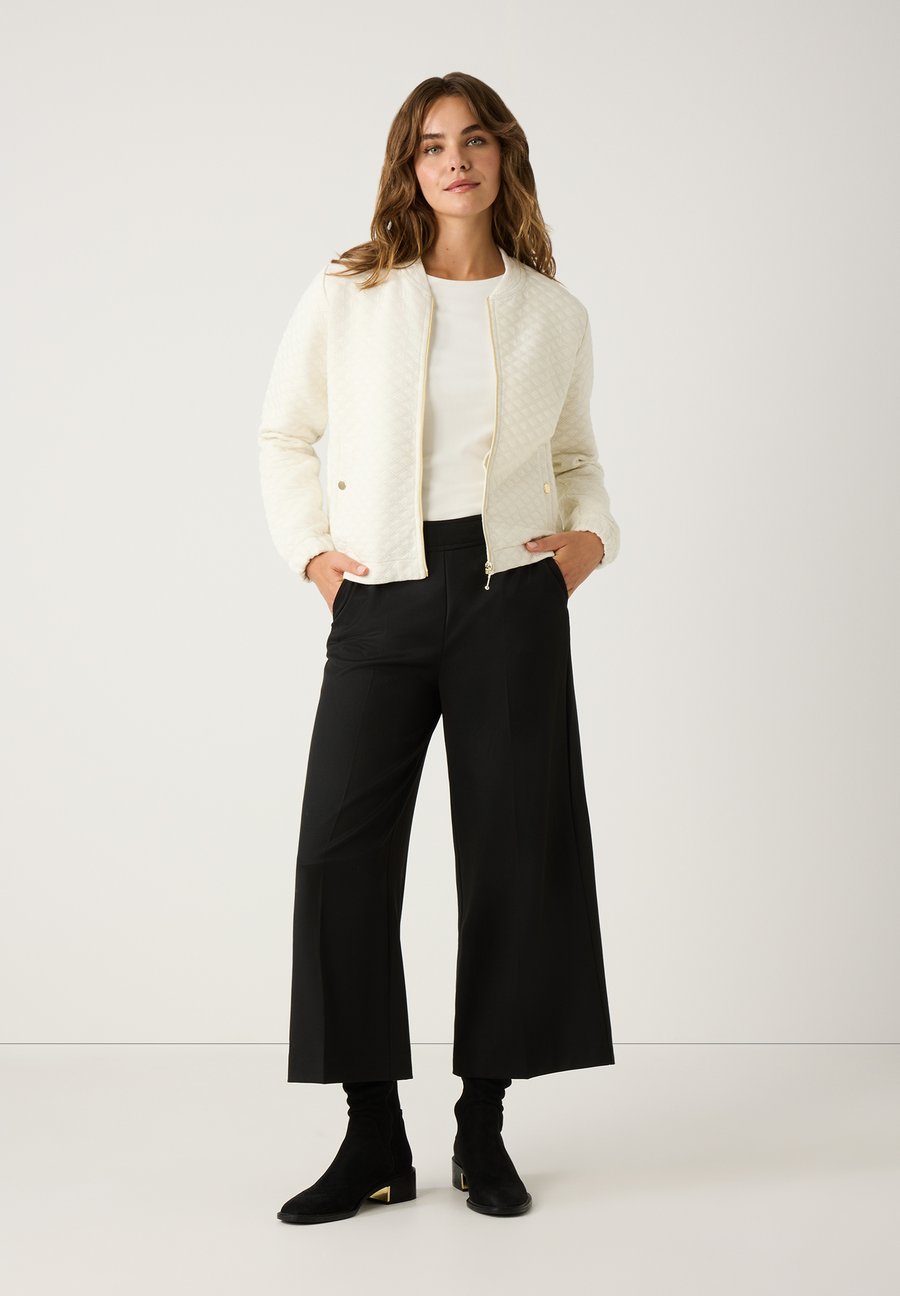 Толстовка More & More GESTEPPT, Off White/White
Толстовка More & More GESTEPPT, Off White/White
