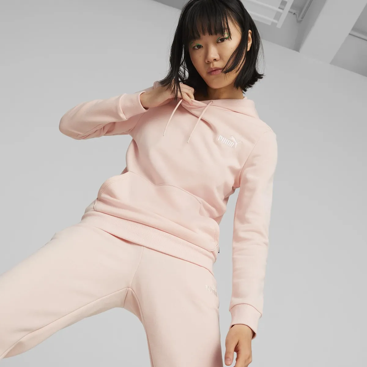 Женская толстовка ESS+ с вышивкой Puma, розовый
Женская толстовка ESS+ с вышивкой Puma, розовый