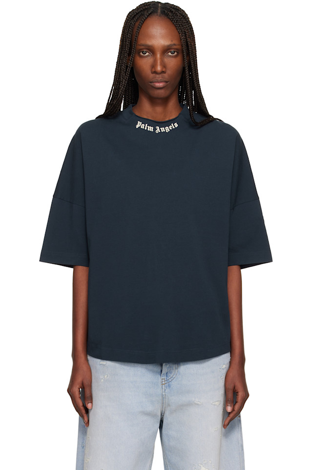 Palm Angels Футболка с изогнутым воротником и логотипом темно-синего цвета, Синий, Palm Angels Футболка с изогнутым воротником и логотипом темно-синего цвета
Palm Angels Футболка с изогнутым воротником и логотипом темно-синего цвета, Синий, Palm Angels Футболка с изогнутым воротником и логотипом темно-синего цвета
